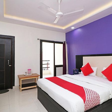 Oyo Hotel The Orient Tree Агра Экстерьер фото