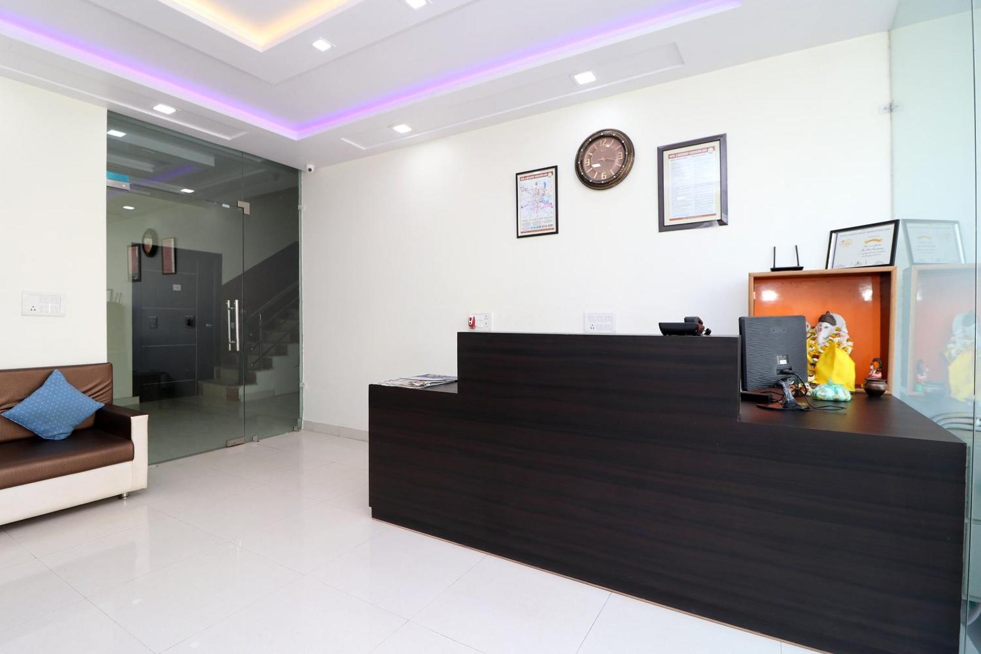 Oyo Hotel The Orient Tree Агра Экстерьер фото