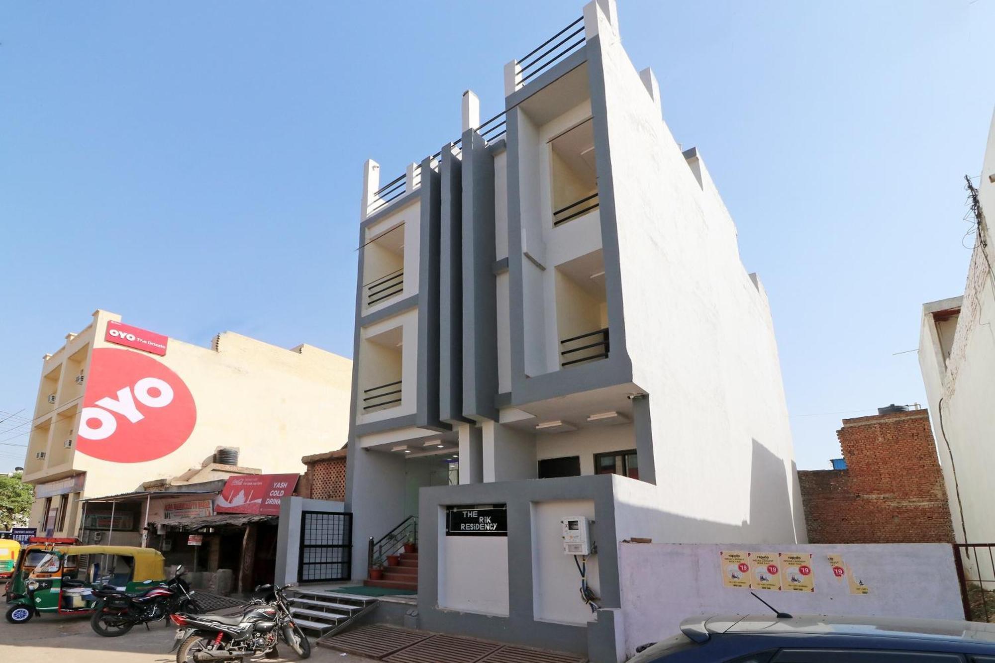 Oyo Hotel The Orient Tree Агра Экстерьер фото